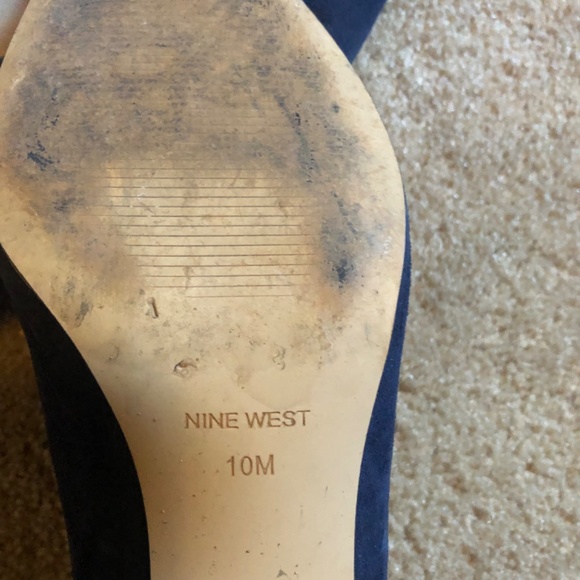 Navy blue suede pumps - Picture 3 of 3